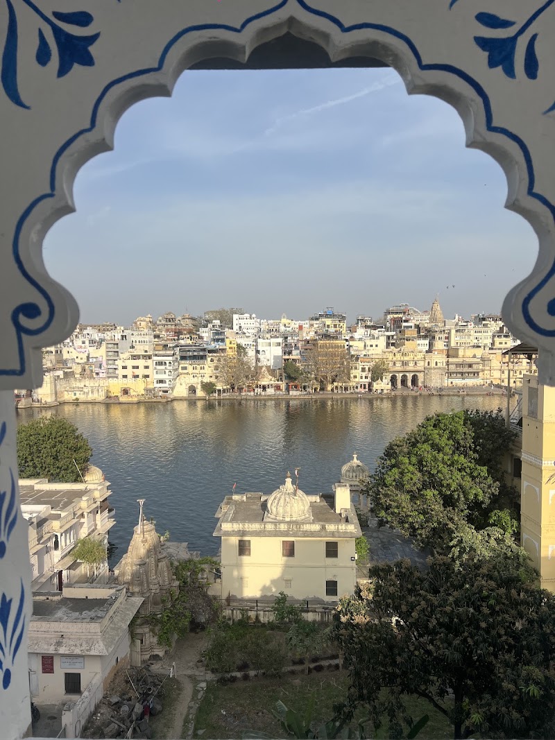 UPRI MANZIL ROOFTOP RESTAURANT BY STORICA STAYS - UPRI MANZIL ROOFTOP RESTAURANT BY STORICA STAYS 47,Punch Devri Marg, Out Side, Hanuman Ghat, Ambrai Rd, Chand Pole, Ambamata, Udaipur, Rajasthan 313001, India