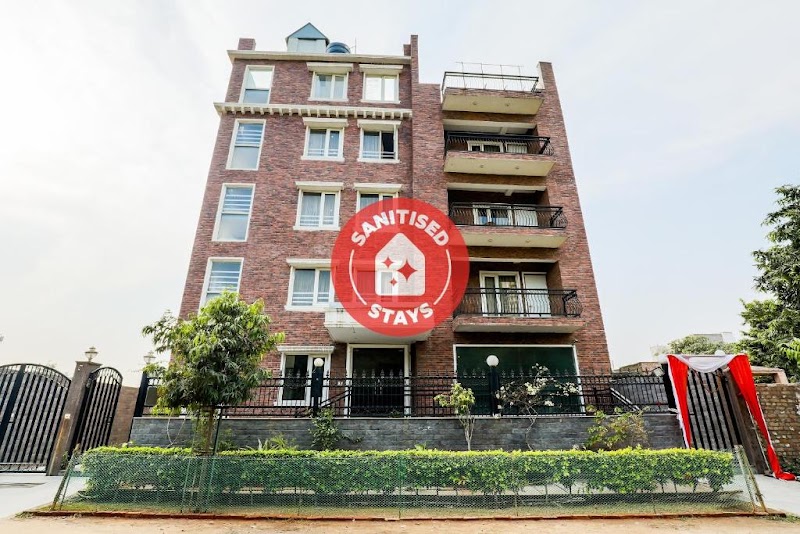 Casa Meera Hotel - Casa Meera Hotel, Bs-31, near by Cleo county, Apartment, Sector 70, Noida, Uttar Pradesh 201316, India