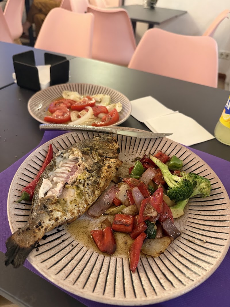 MAGNO´S Bistro - MAGNO´S Bistro, Edificio Reino I, Carrer de Madrid, 10, Local 3, 07820 Sant Antoni de Portmany, Illes Balears, Spain