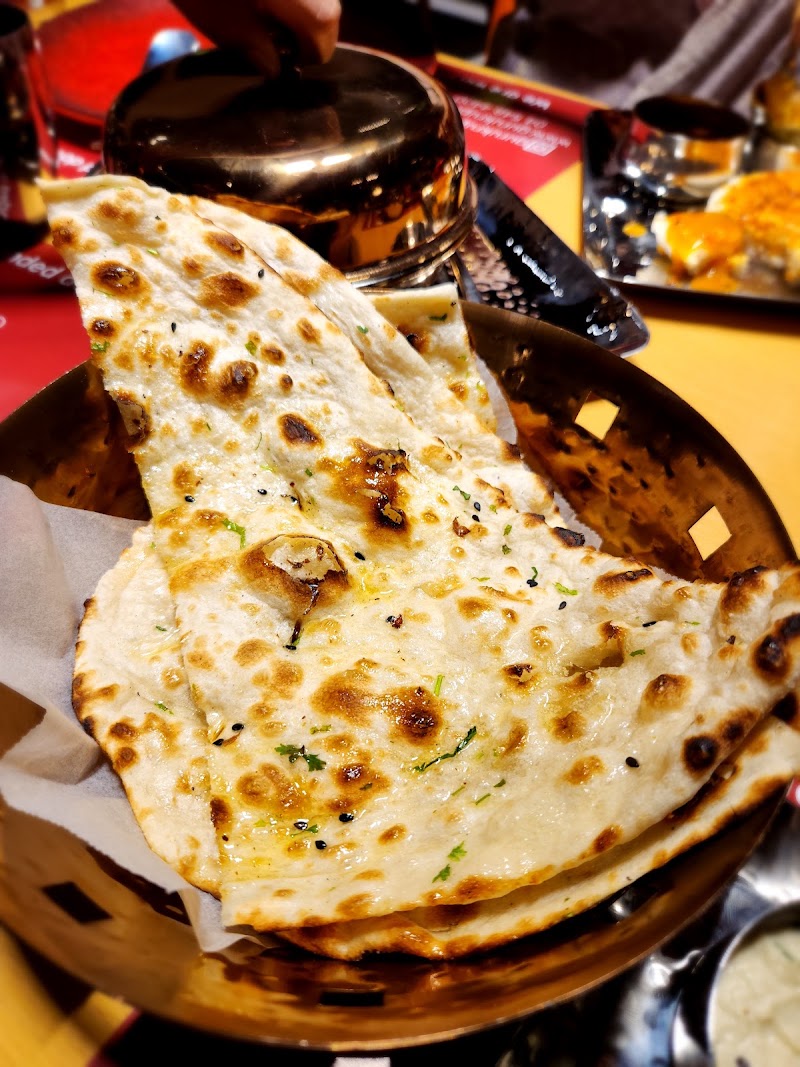 Gurukrupa Vegetarian Restaurant - Gurukrupa Vegetarian Restaurant Shop 2 Al Dorra Building - Park Area - 20B St - الكرامة - دبي - United Arab Emirates