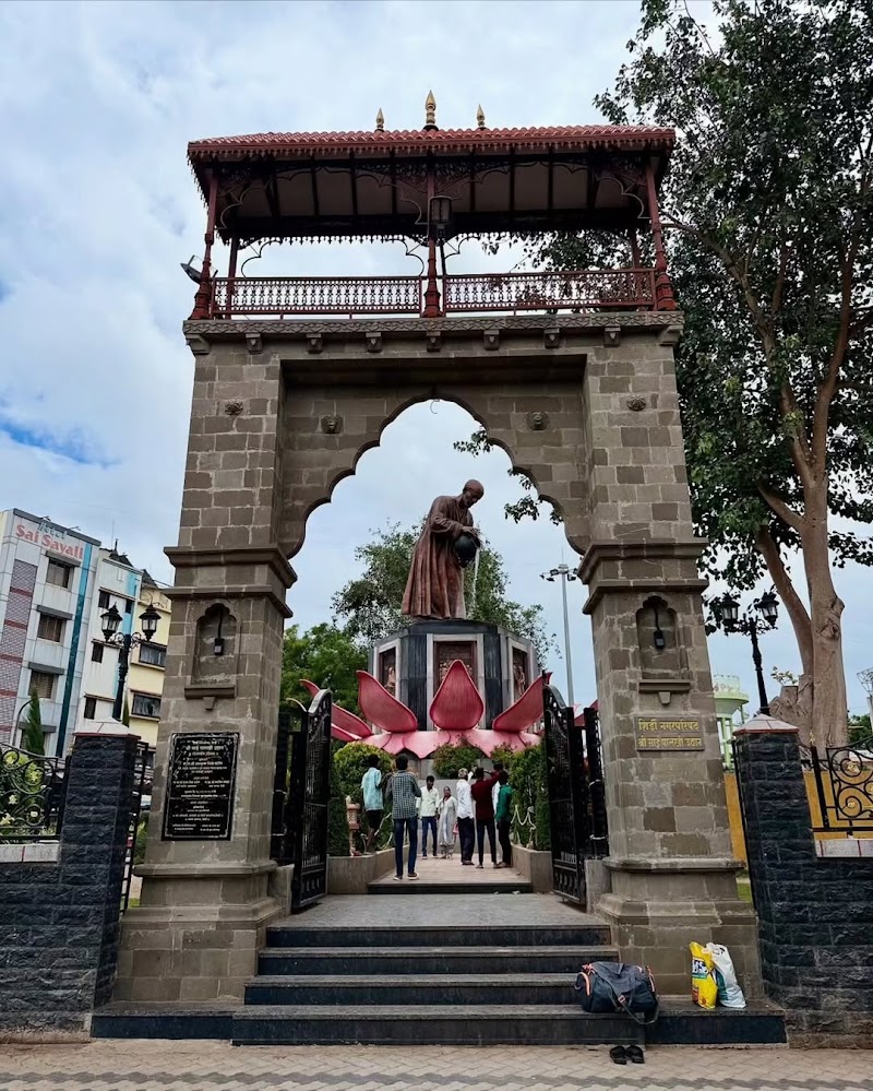 Shri Saibaba Statue Shirdi - Shri Saibaba Statue Shirdi 2, near State Bank, Sai Nagar, Shirdi, Maharashtra 423109, India