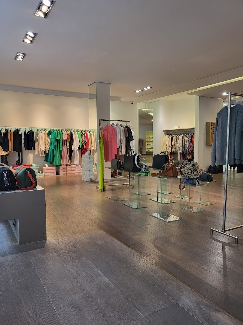 August Pfüller Women & Men - August Pfüller Women & Men, Goethestraße 15, 60313 Frankfurt am Main-Innenstadt I, Germany