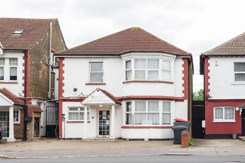 Flexistay Norbury Apart Hotel - Flexistay Norbury Apart Hotel 49 Norbury Cres, Norbury, London SW16 4JS, UK