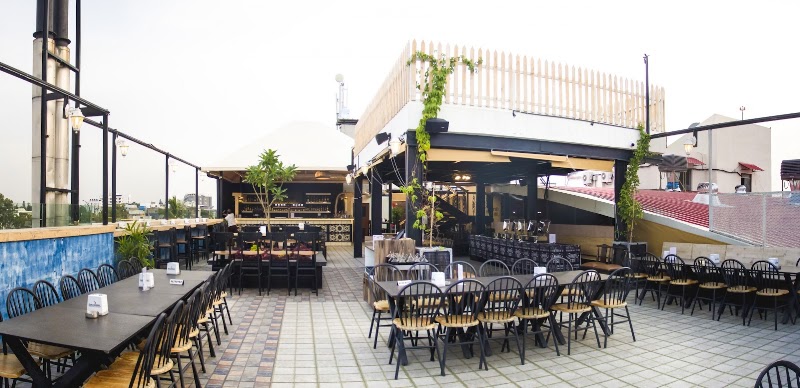 Boche & Shakesbierre - Brewpub & Club