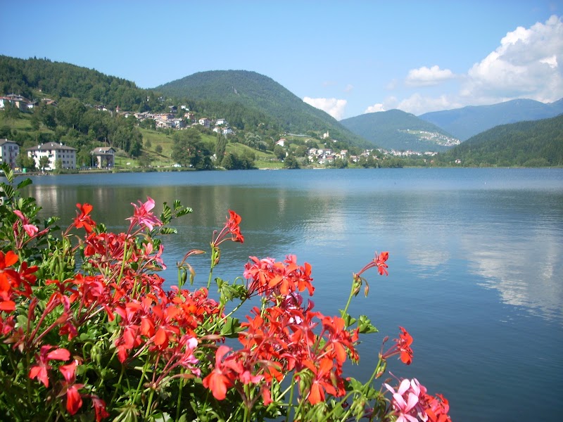 Lago della Serraia