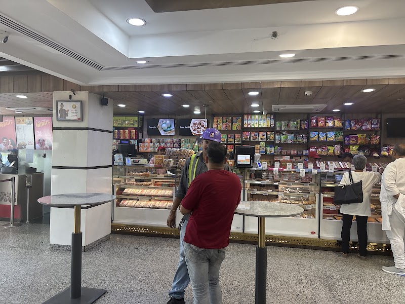 Haldiram's - Lajpat Nagar - Haldiram's - Lajpat Nagar, 45, Ring Rd, Block H, Lajpat Nagar III, Lajpat Nagar, New Delhi, Delhi 110024, India