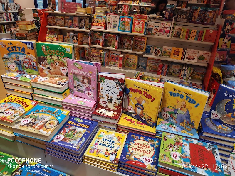 Giunti al Punto Librerie - Giunti al Punto Librerie, Pascione c/o Centro Commerciale Al Magnifico, Via Setteponti, 2 - Loc, 52100 Arezzo AR, Italy