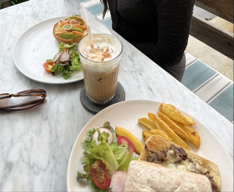 The Verandah Cafe - The Verandah Cafe 191, Tambon Ao Nang, Amphoe Mueang Krabi, Chang Wat Krabi 81180, Thailand
