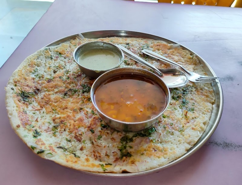 Navratna Udupi Pure Veg Family Restaurant - Navratna Udupi Pure Veg Family Restaurant Vagator Beach Rd, Vagator, Anjuna, Goa 403509, India