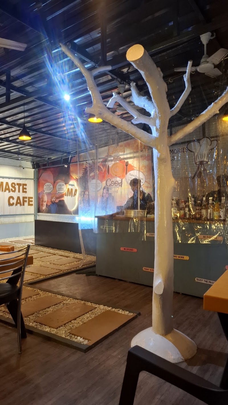 Namaste Cafe Bhagalpur - Namaste Cafe Bhagalpur Namaste Café, East of Koyla Depot, Bus Stand, Dixon Road, Mundichak, Bhikhanpur, Bhagalpur, Bihar 812002, India