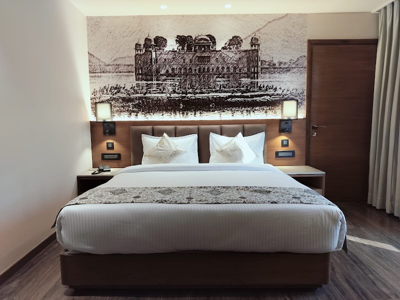 Royal Lakshmi Palace - Royal Lakshmi Palace, RQXX+V9G, Lal Bahadur Nagar, Chandrakala Colony, Mata colony, Jaipur, Rajasthan 302018, India