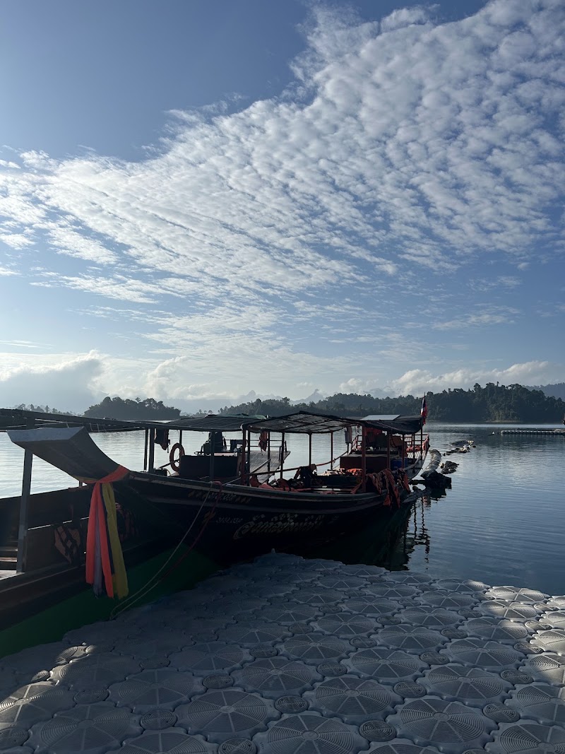Krai Son Lake House - Krai Son Lake House, 3JH8+GQ4, รัช ช ประภา, Tambon Khao Phang, Amphoe Ban Ta Khun, Chang Wat Surat Thani 84230, Thailand