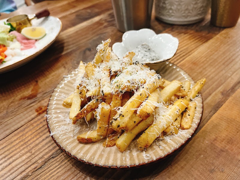 A Beach 101&Pizza - A Beach 101&Pizza 110, Taiwan, Taipei City, Xinyi District, Jingxin Village, Section 5, Xinyi Rd, 18號B1