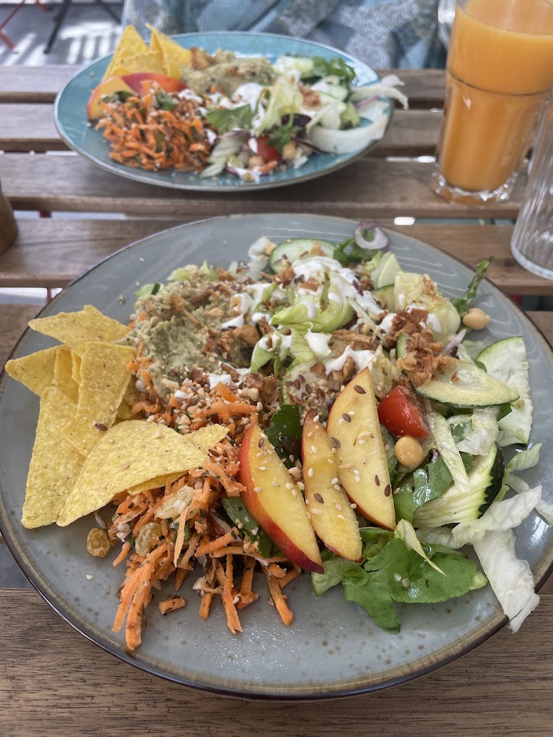 Garden Café Paris - Garden Café Paris 220 Rue Saint-Jacques, 75005 Paris, France