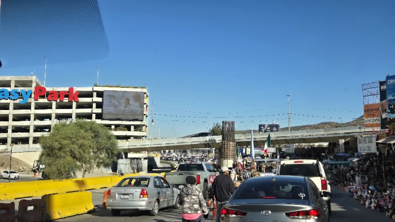 San Ysidro Border I-5 - San Ysidro Border I-5, 22010, Av. Vía Rápida Pte, P.º de los Héroes &, Zona Urbana Rio Tijuana, 22010 Tijuana, B.C., Mexico