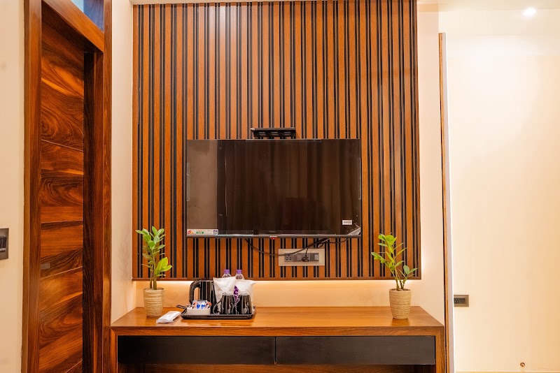The Burdwan Inn Hotel - The Burdwan Inn Hotel Ganganagar Ward, 5, Burdwan Rd, Ward 5, Dist, Siliguri, West Bengal 734005, India