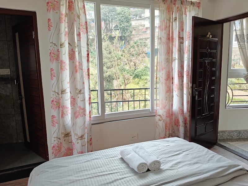 The Breeze Homestay - The Breeze Homestay 268W+9X4, West Point, Darjeeling, West Bengal 734102, India