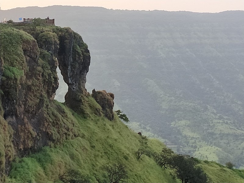 Devils Kitchen the royal - Devils Kitchen the royal WRF3+PW5, Godavali, Panchgani, Maharashtra 412805, India