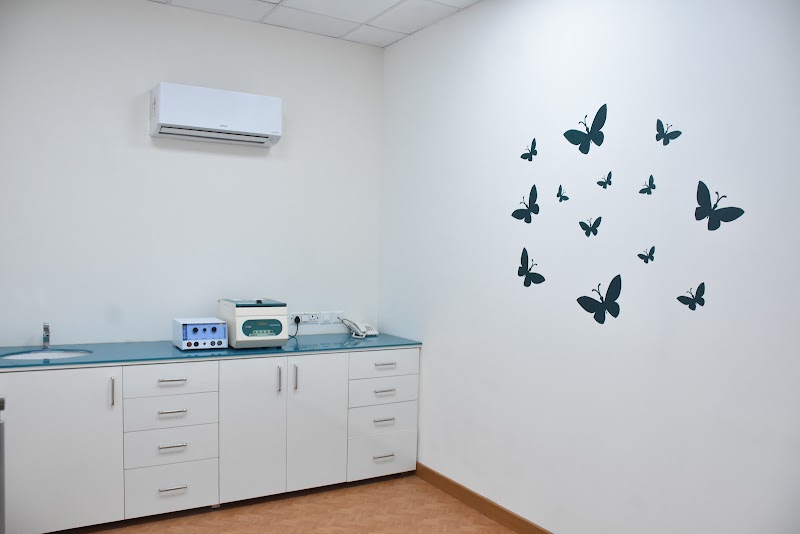 Omega Skin & Laser Clinic by Dr. Rajni Goyal Khare - Omega Skin & Laser Clinic by Dr. Rajni Goyal Khare SCO - 14, Old Judicial Complex Mor Chowk, Civil Line Rd, Sector 15, Gurugram, Haryana 122001, India