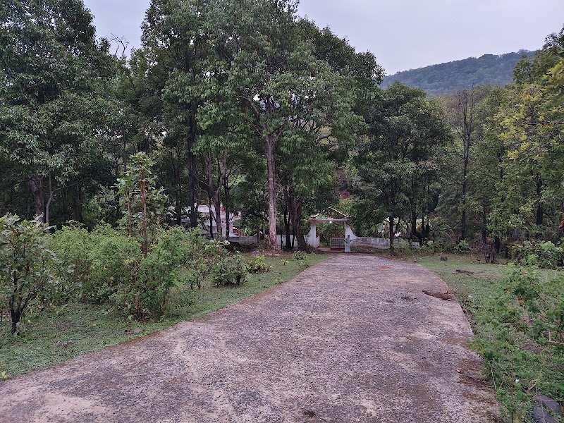 Sant kuti - Sant kuti MQXF+82, Gaurella, Chhattisgarh 495117, India
