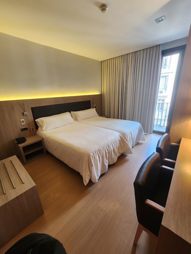 Hotel Lleo - Hotel Lleo Carrer de Pelai, 22, 24, Ciutat Vella, 08001 Barcelona, Spain