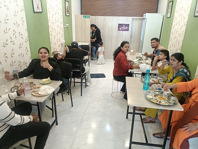 Royal Ratna Premium Veg Resturant - Royal Ratna Premium Veg Resturant, 280/6, Mahadev Ghat Rd, opposite Punjab National Bank, Daganiya, Sunder Nagar, Raipur, Chhattisgarh 492013, India