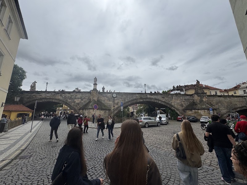 Socha svatého Filipa Benicia - Socha svatého Filipa Benicia, Karlův most, 110 00 Praha 1-Malá Strana, Czechia