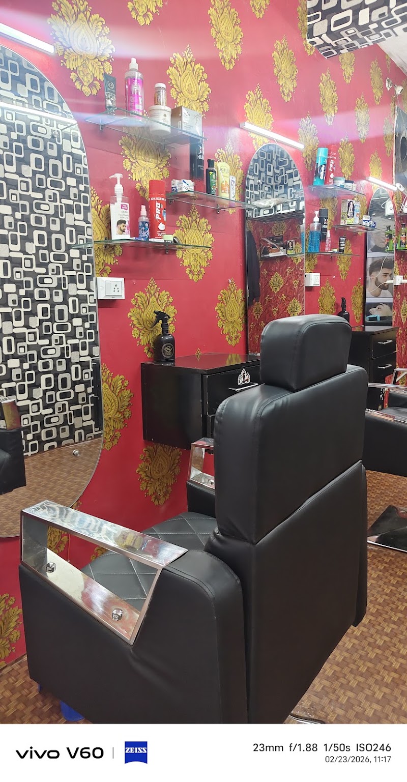 Tha Vinayak salon - Tha Vinayak salon, Srinagar road, Paradise ke pass Srinagar road, ke pass, dakshin mukhi, Hanuman Mandir Rd, Shrinagar, Raipur, Chhattisgarh 492008, India