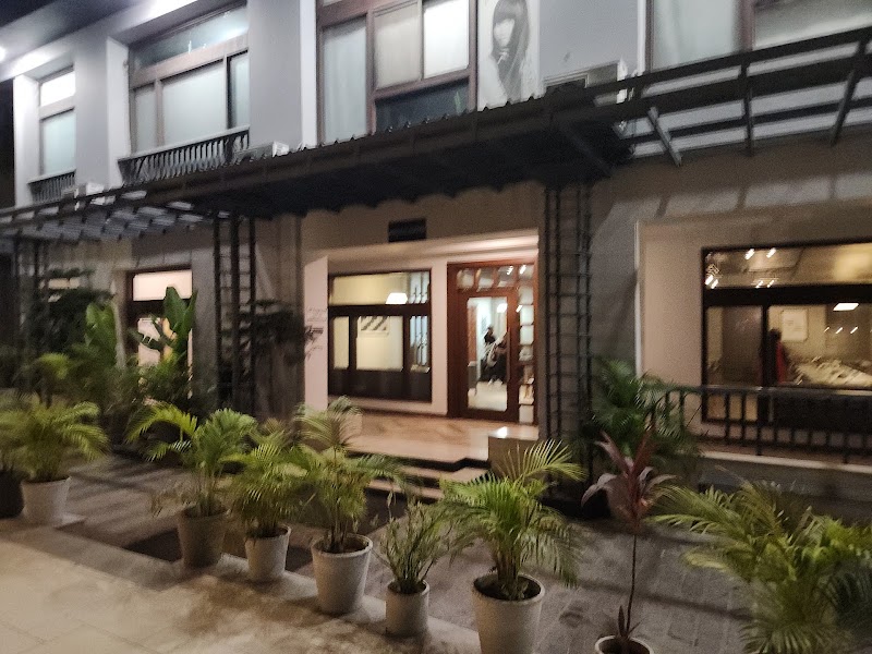 Chawlas Restaurant (Pure Veg) - Chawlas Restaurant (Pure Veg) plot no.1, Shobhagpura Cir, near Shobhagpura Circle, Shobhagpura, Sobhagpura, Rajasthan 313001, India