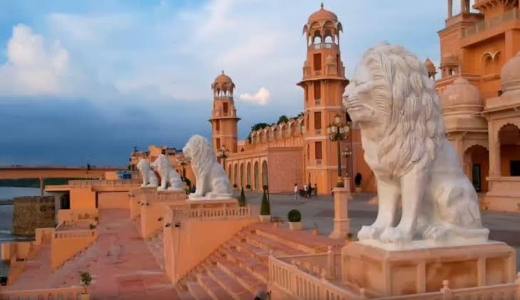 Chambal riverfront gate, Thermal Colony - Chambal riverfront gate, Thermal Colony 5RQH+M5J, Kota Thermal Power Station Colony, Electricity Board Area, Kota, Rajasthan 324008, India
