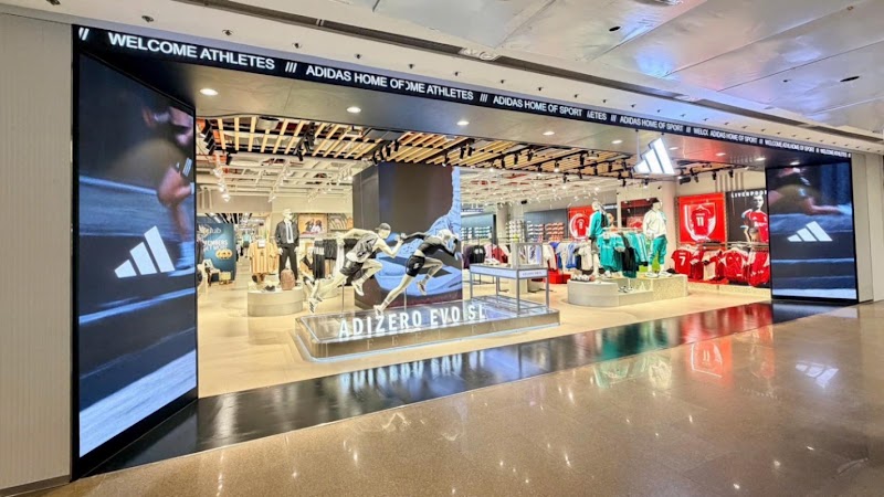 adidas Vincom Dong Khoi Ho Chi Minh City - adidas Vincom Dong Khoi Ho Chi Minh City, B2-05, Vincom, Lê Thánh Tôn/Đồng Khởi/72 Lý Tự Trọng, & 45A, Sài Gòn, Hồ Chí Minh 71009, Vietnam