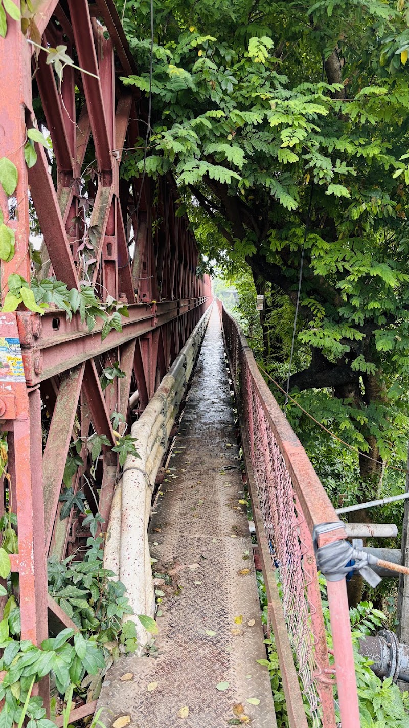 Old French Bridge ຂົວຝຣັ່ງເກົ່າ no cars allowed - Old French Bridge ຂົວຝຣັ່ງເກົ່າ no cars allowed, 1 Old Bridge, Ban Muang Nga, Nam Khan River, ຫຼວງພະບາງ 6000, Laos