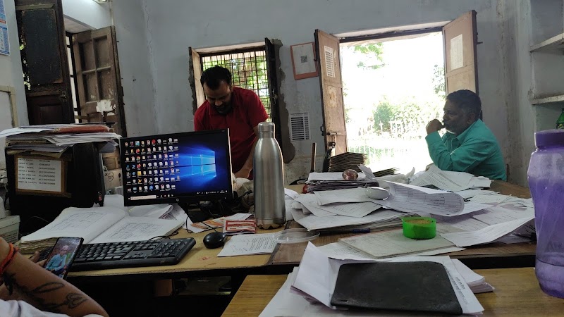 Indian Post - Indian Post, 29, Panna Lal Rd, Darbhanga Colony, George Town, Prayagraj, Uttar Pradesh 211002, India