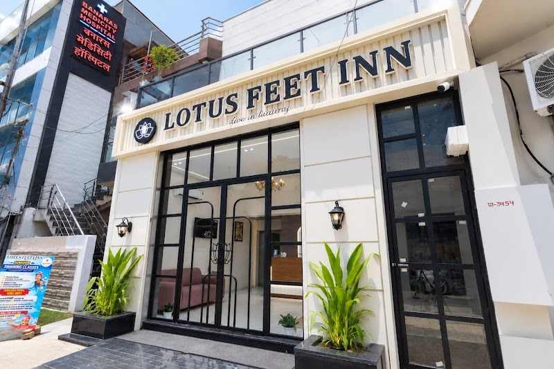 Lotus Feet Inn - Lotus Feet Inn D 59/32 A beside Varanasi medicity hospital Mahmoorganj Rd, shivpurva, Sigra, Varanasi, Uttar Pradesh 221010, India