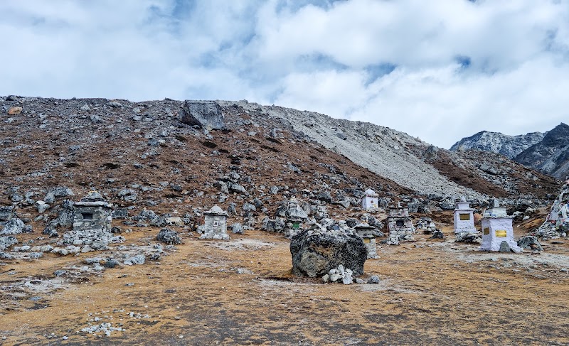 Everest Memorial, Chukpi Lhara - Everest Memorial, Chukpi Lhara Khumjung 56000, Nepal