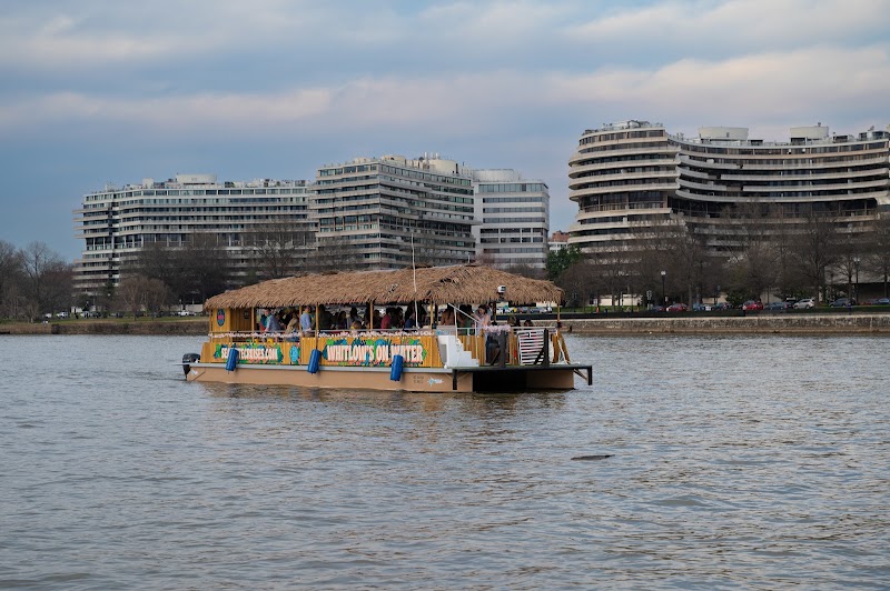 Whitlow's on Water - Whitlow's on Water, 101 Market Square SW, Washington, DC 20024, USA