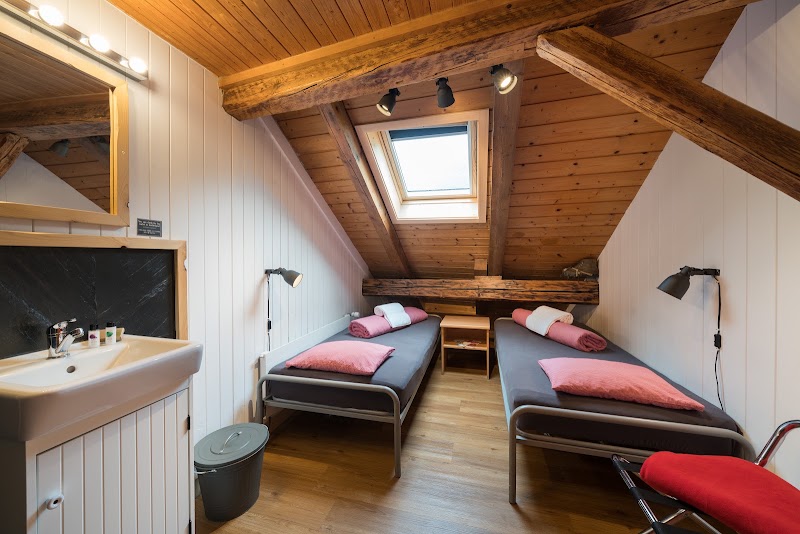 Balmers Hostel - Balmers Hostel Hauptstrasse 23, 3800 Matten bei Interlaken, Switzerland