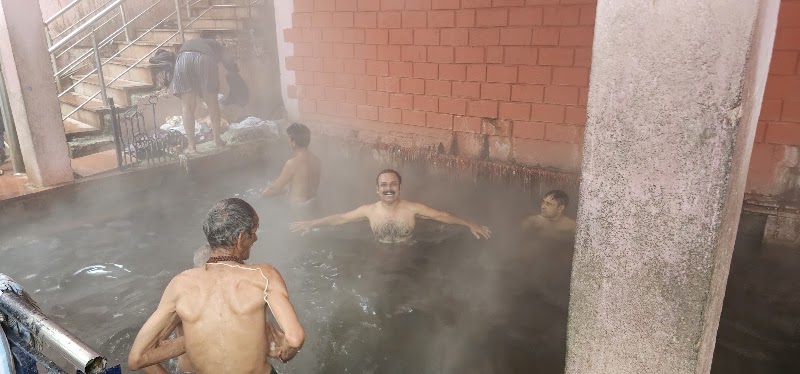 Yamunotri Saru Hot Spring - Yamunotri Saru Hot Spring XFX7+R35, Yamunotri, Uttarakhand 249141, India