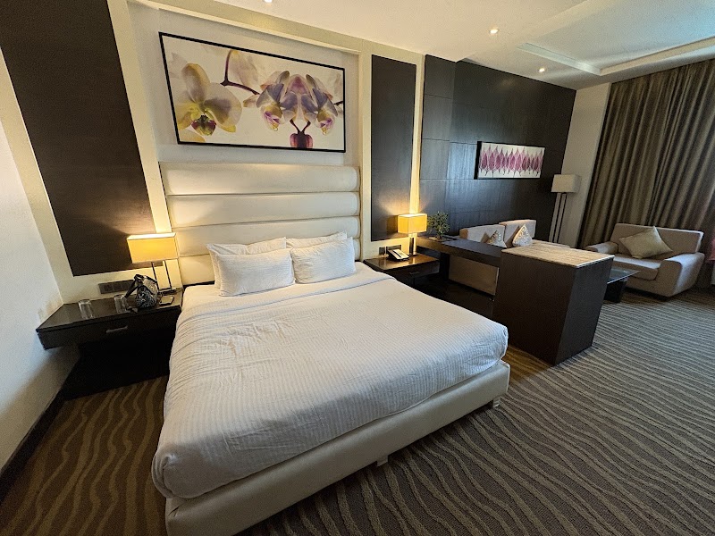 Golden Tulip BDI Club And Suites Bhiwadi - Golden Tulip BDI Club And Suites Bhiwadi, BDI Sunshine city, 2ND MILESTONE, Bhiwadi, Rajasthan 301019, India