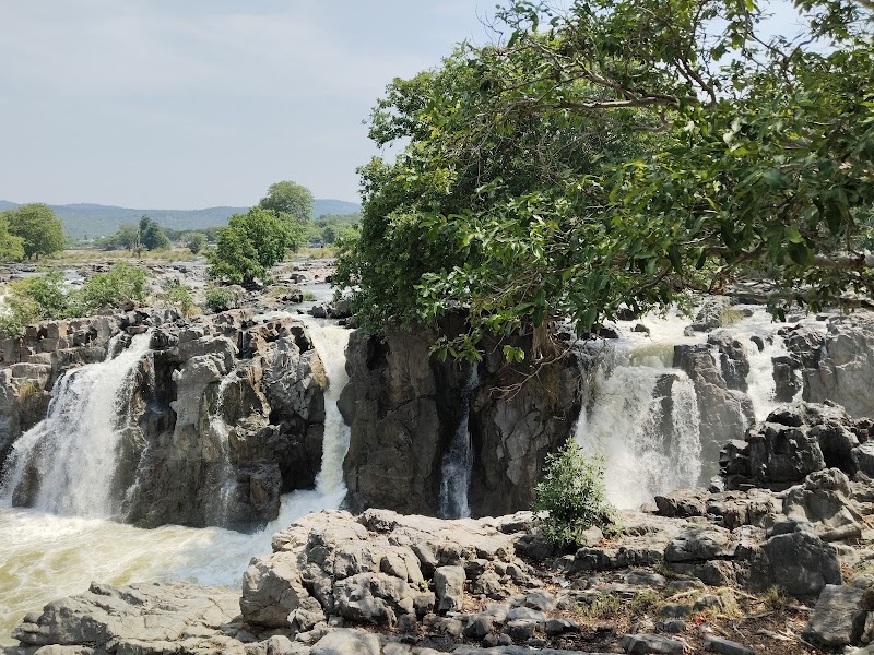 Hogenakkal falls view