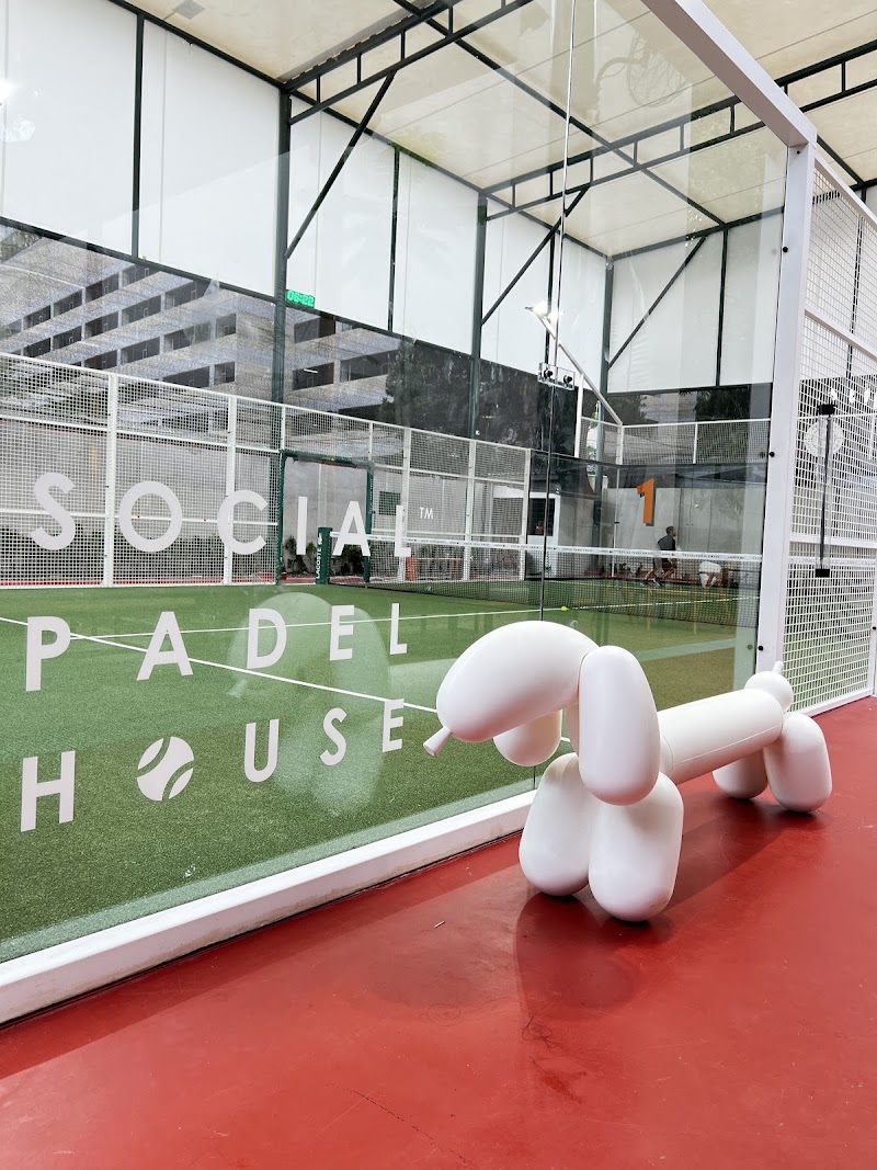 Social Padel House Menteng - Social Padel House Menteng Abang, Jl. K.H. Wahid Hasyim No.148-150, RT.2/RW.10, Kp. Bali, Kecamatan Tanah, Kota Jakarta Pusat, Daerah Khusus Ibukota Jakarta 10250, Indonesia