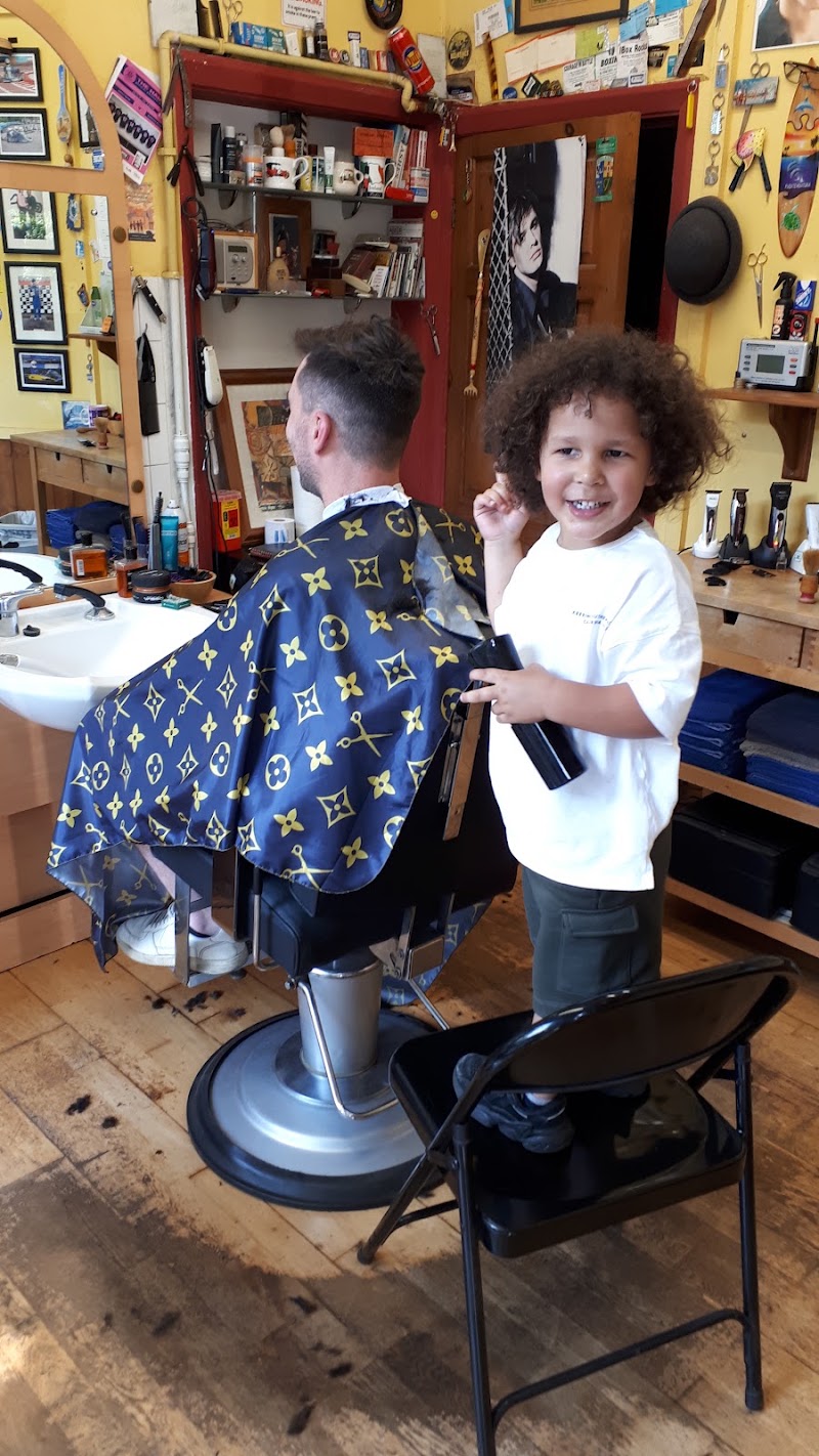 Barry Road Barbers - Barry Road Barbers, 12, Barry Parade, Barry Rd, London SE22 0JA, UK
