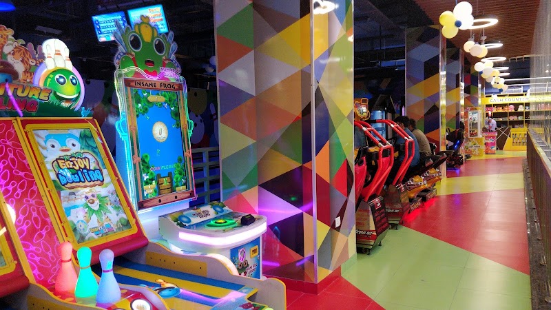 Metro World Mall - Metro World Mall District Centre, Huda Market Rd, Block B, Sector 56, Gurugram, Haryana 122011, India