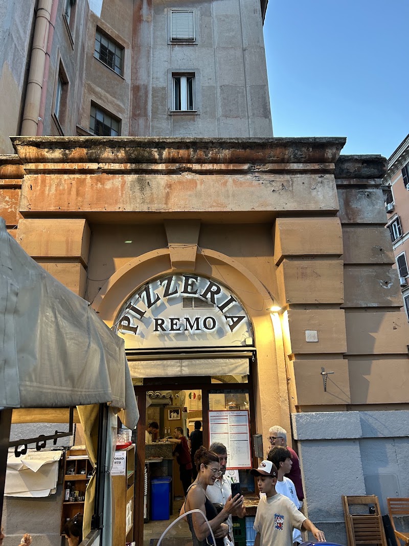 Pizzeria Remo A Testaccio - Pizzeria Remo A Testaccio, Piazza di S Maria Liberatrice, 44, 00153 Roma RM, Italy