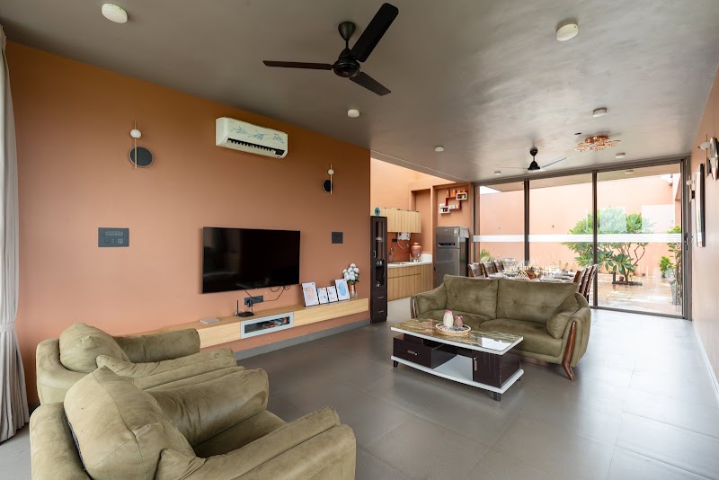 StayVista at Terracotta Skies | Villa with Swimming Pool in Nashik - StayVista at Terracotta Skies | Villa with Swimming Pool in Nashik, Kikwi Village, Pmpri Trimbak, Maharashtra 422203, India