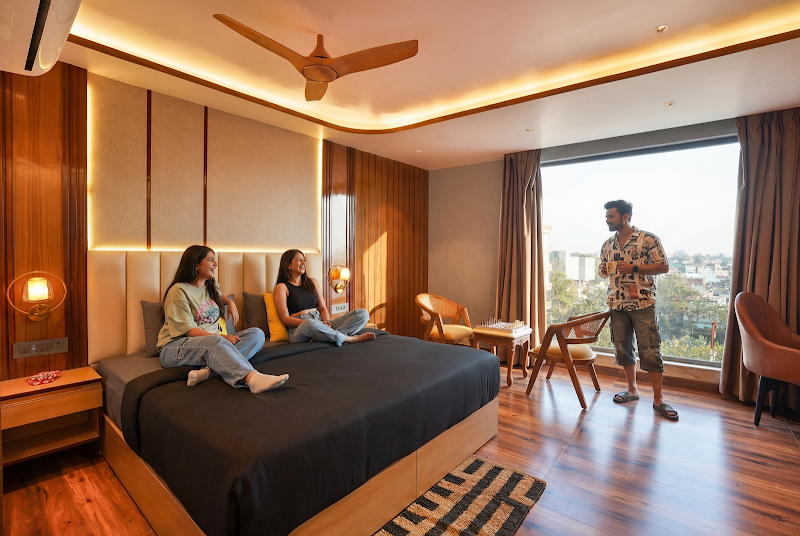 The Hosteller Bam Dehradun, City Centre - The Hosteller Bam Dehradun, City Centre 10, Saharanpur Rd, Laxman Chowk, Dehradun, Uttarakhand 248001, India