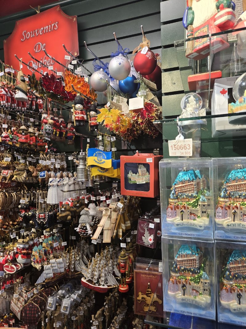 La Boutique de Noël de Québec - La Boutique de Noël de Québec, 47 Rue De Buade, Québec, QC G1R 4A2, Canada