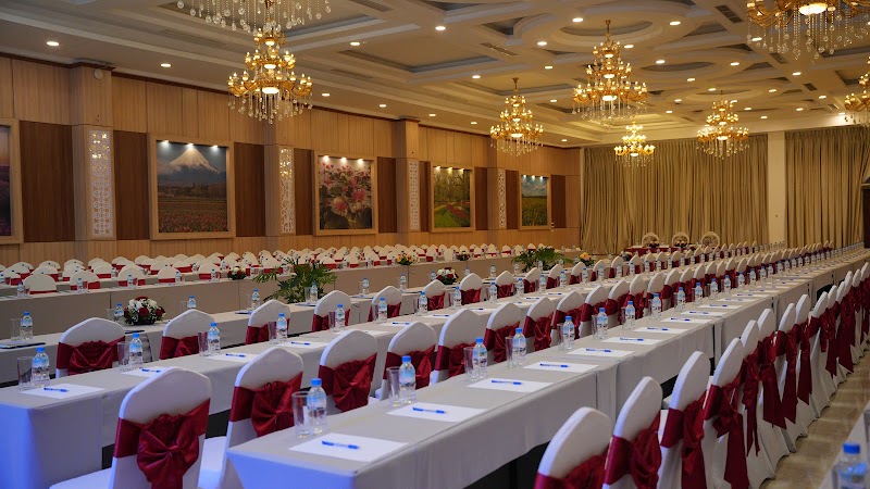 Hoang Son White Palace - Wedding and Event center - Hoang Son White Palace - Wedding and Event center, 98 Trịnh Tú, Hoa Lư, Ninh Bình, Vietnam