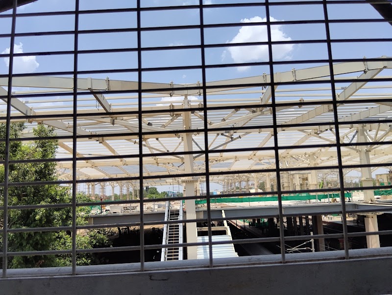 Gwalior Junction Railway Station - Gwalior Junction Railway Station, LNUPE Campus, Gwalior, Madhya Pradesh 474002, India