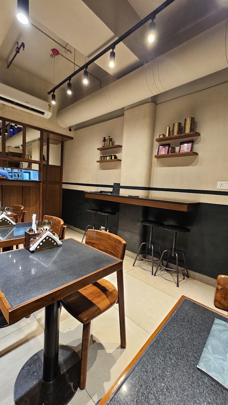 VEEDU- Welcome Home - VEEDU- Welcome Home, SF-52 (FIRST, Galleria, Galleria Market, Sector 28, DLF Phase IV, Gurugram, Haryana 122009, India